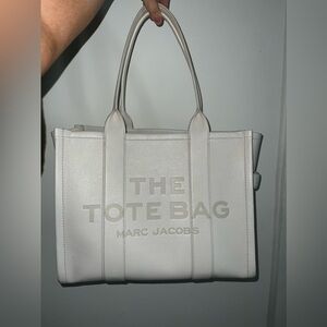 The tote bag Marc Jacobs